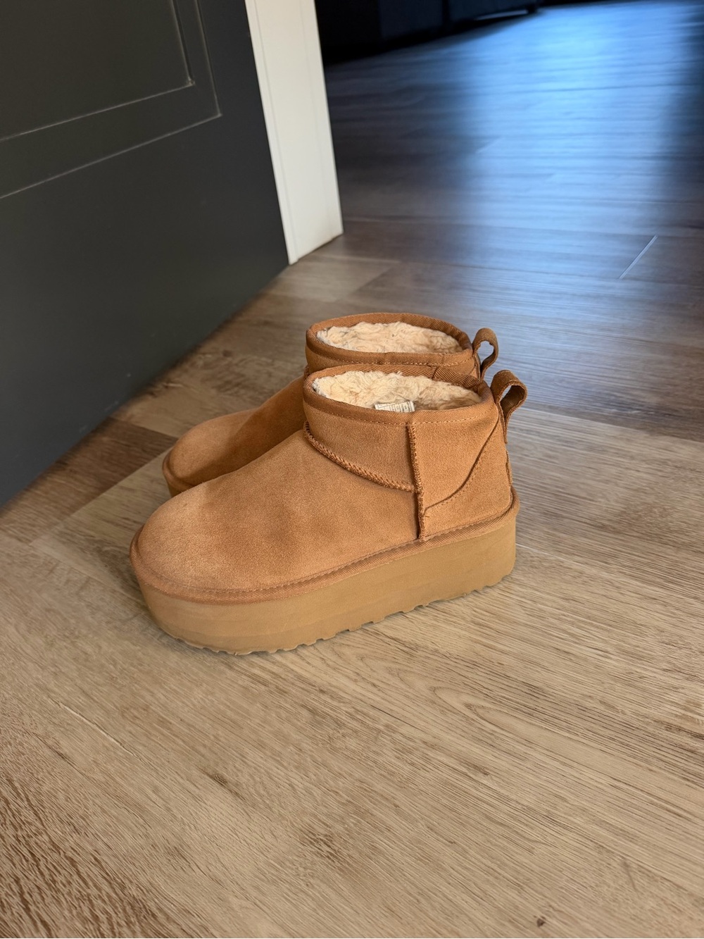 Women’s Ultra Mini Platform Uggs - Chestnut